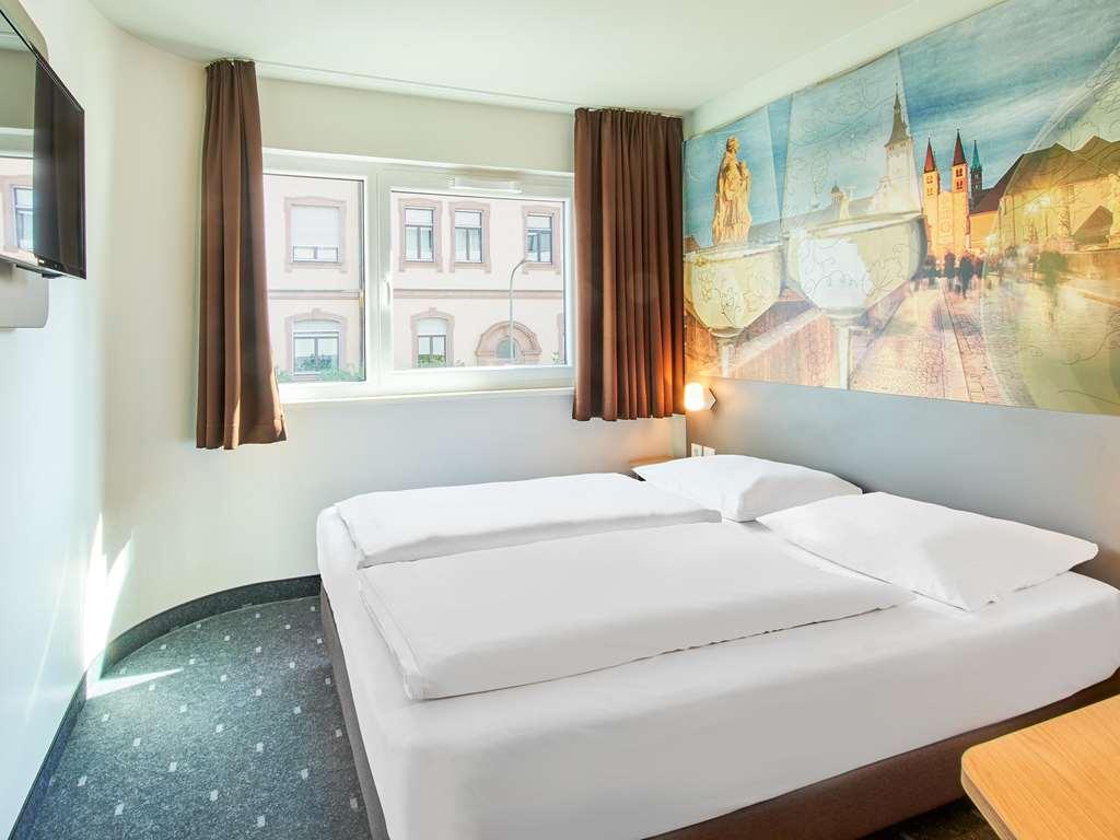 B&B Hotel Wuerzburg-City Quarto foto