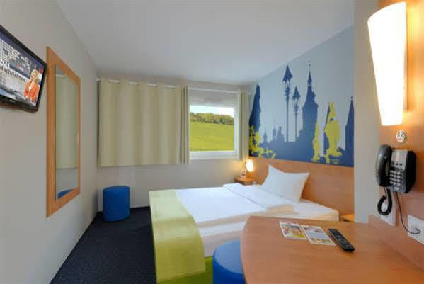 B&B Hotel Wuerzburg-City Exterior foto